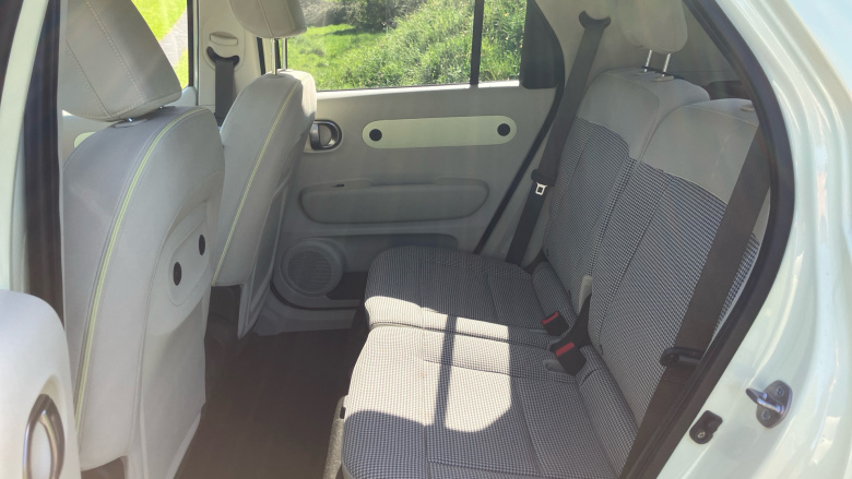 Hyundai INSTER 85kW 02 49kWh 5dr Auto Electric Hatchback